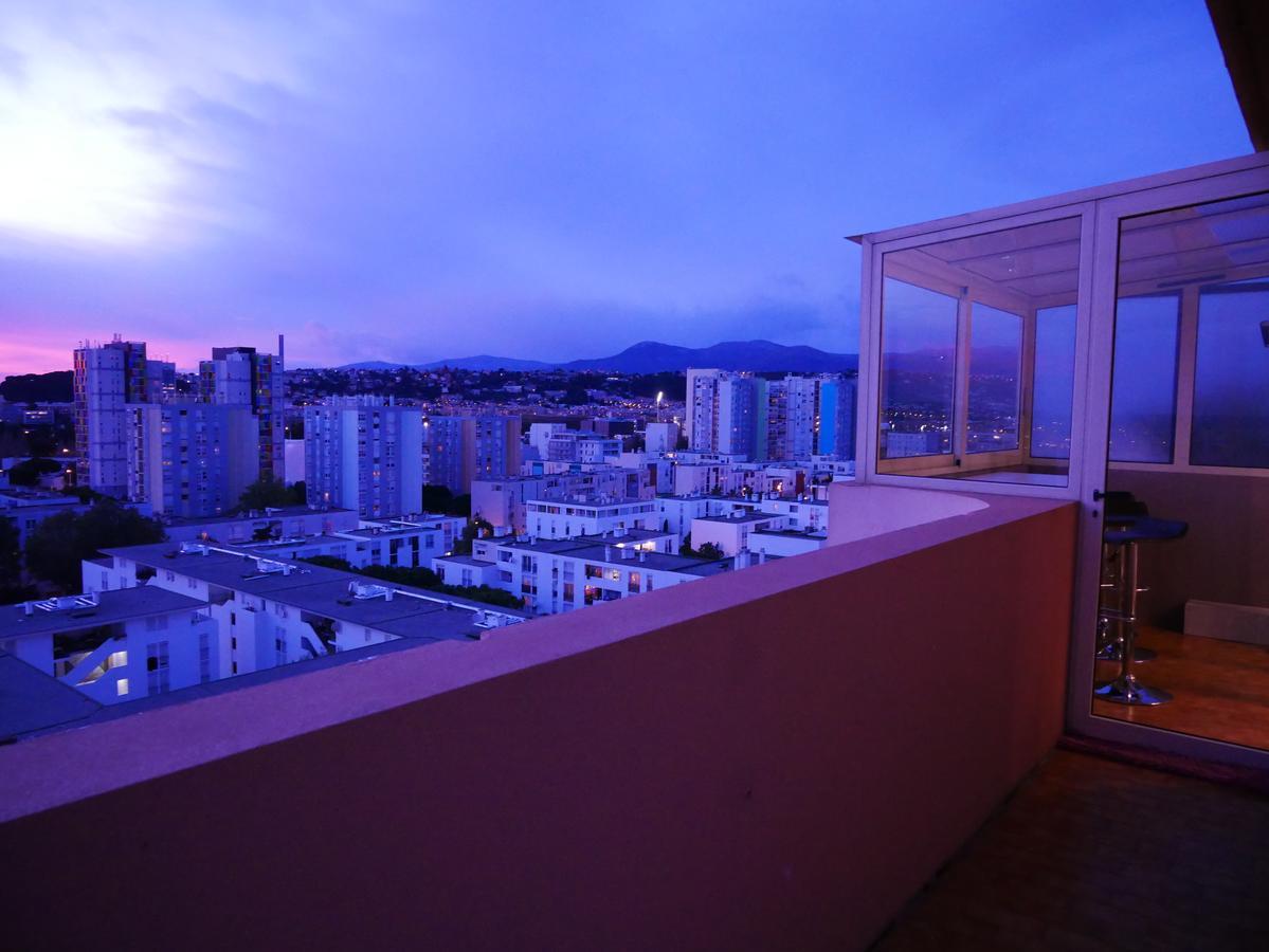 Rooftop 8 Personnes Grande Terrasse Avec Parking Quartier Aéroport Appartamento *